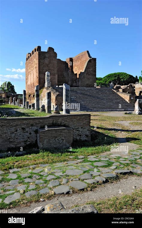 Temple of jupiter rome hi-res stock photography and images - Alamy