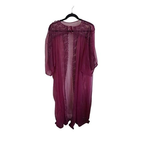 Movie Star Intimates Sleepwear Vintage Peignoir Lingerie Robe Purple Sheer Lace Side Sweep