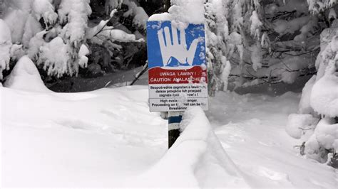 Tatry czwarty stopień zagrożenia lawinowego TOPR ostrzega turystów