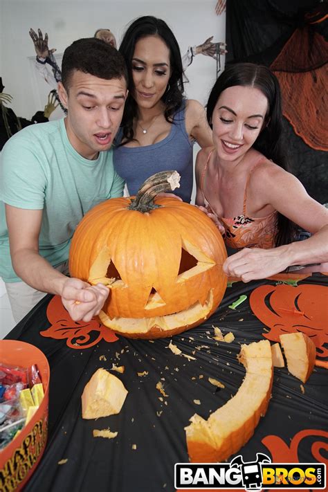 Teen With Big Tits Tia Cyrus Gets Fucked While Making Halloween Decorations CoedCherry
