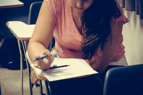 Qué son las vacantes Más Mujeres Científicas MC DEMRE