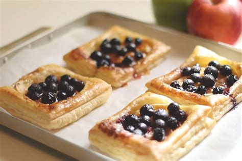 Blueberry Puff Pastry Tarts Easy Recipe The Indian Claypot