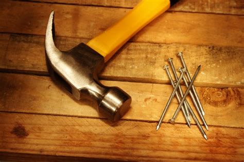 Создать мем "hammer and nails, фото молотка и гвоздей, гвозди с ...