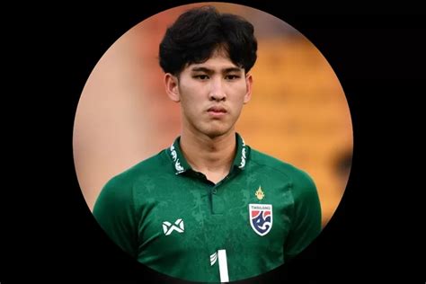 Jejak Hitam Kiper Thailand Yang Diusir Wasit Karena Pukul Komang Teguh