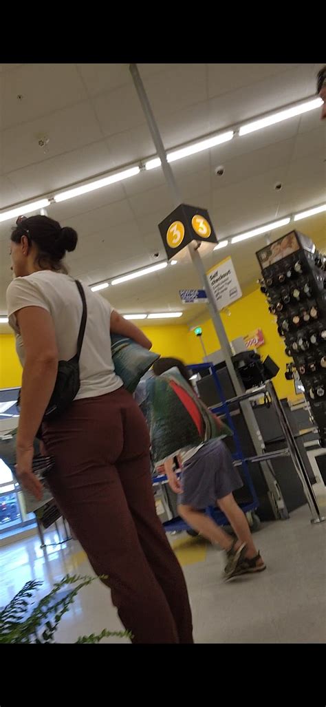 Sexy Wedgie MILF Ass In Her Red Lulu Pants Spandex Leggings Yoga Pants Forum