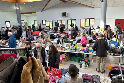 Le Vide Grenier Bat Des Records Daffluence Le Petit Journal