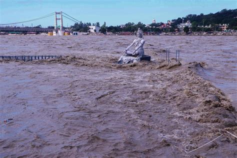 Inondations Et Glissements De Terrain En Inde Font Au Moins 24 Morts