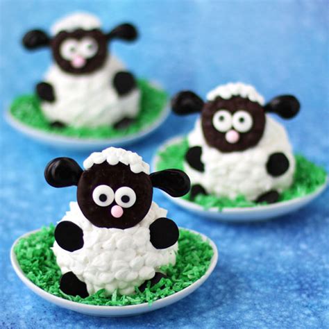 Sheep Cupcakes | Fun Family Crafts