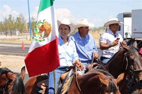 Recibe Alcalde Bonilla En Chihuahua Capital A Jinetes De La Cabalgata