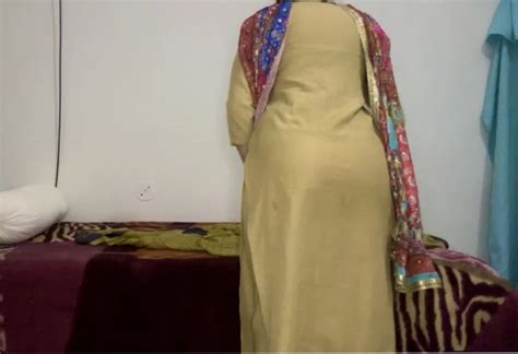 Beautiful Wife Cheating On Her Husband Alone At Home With BF Amateur Porn Feat Raviyaa Indian