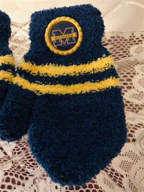 Child Michigan Mittens Kids Michigan Go Blue Fuzzy Mittens U Etsy