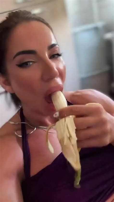 Where Is The Banana Amateur Amateur Porn Feat Alesyamuscledoll By FapHouse XHamster