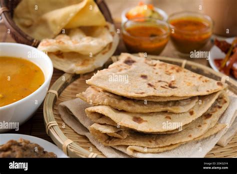 Chapati O Pan Plano Roti Canai Comida De La India Hecha De Harina De