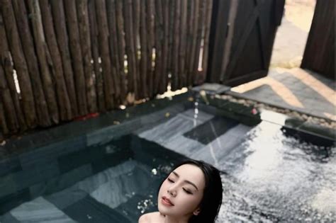 Quỳnh Kool khoe dáng nóng bỏng với bikini Báo Điện tử Tiếng nói Việt Nam