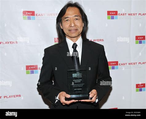 Jeff Imada With His Visionary Award For Outstanding Artistic