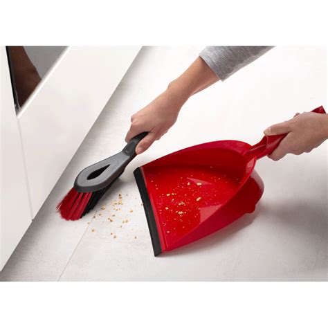 Vileda Short Handle Dustpan Standard – Dustpan and brush | Vileda Middle East & Africa