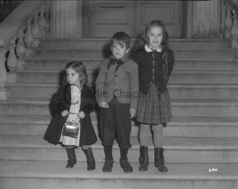 Geraldine, Josephine and Michael Chaplin posing - Charlie Chaplin Image ...