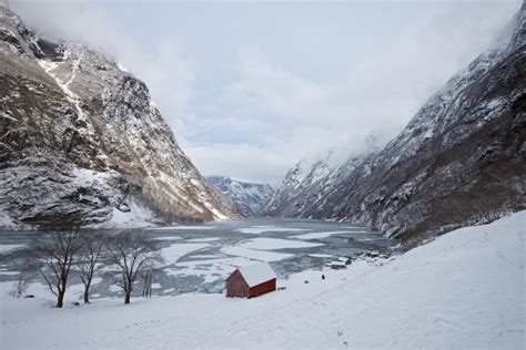 FROZEN FJORDS - THE AURLANDSFJORD AND NÆRØYFJORD IN WINTER SUIT