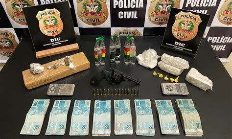 Polícia Civil prende homem drogas e arma na Itoupava Central