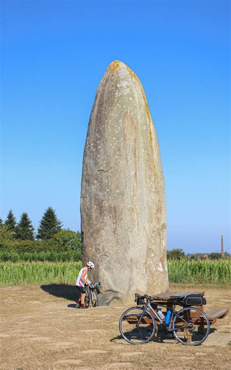 Le Menhir Du Champ Dolent Saint Malo Baie Du Mont Saint Michel