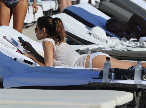 Jamie Lynn Sigler Bikini Candids At The Beach In Miami Hawtcelebs