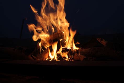 Campfire Wallpapers - Top Free Campfire Backgrounds - WallpaperAccess