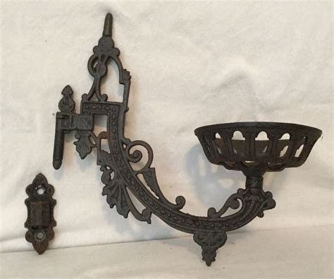 Cast Iron Wall Mounted Oil Lamp Holder Bracket Eastlake Style Complete