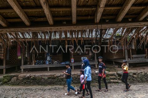 TARGET KUNJUNGAN WISATAWAN KE BADUI ANTARA Foto