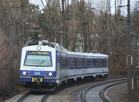 Am 29.12.2021 konnte ich 4020 293 als S80 nach Wien Aspern Nord ...