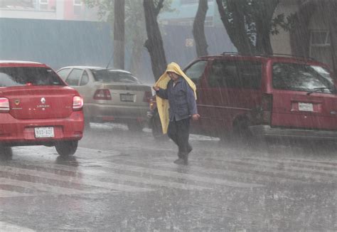 Vientos Y Lluvias Torrenciales Activan Alerta Amarilla