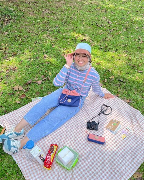 Gaya Ootd Piknik Di Taman Yang Cocok Buat Hijabers Ceria