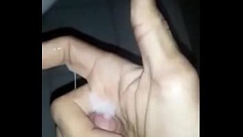 Mi primo me envía un vídeo jalandosela XVIDEOS