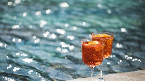 Heres How To Make The Perfect Aperol Spritz Spritz