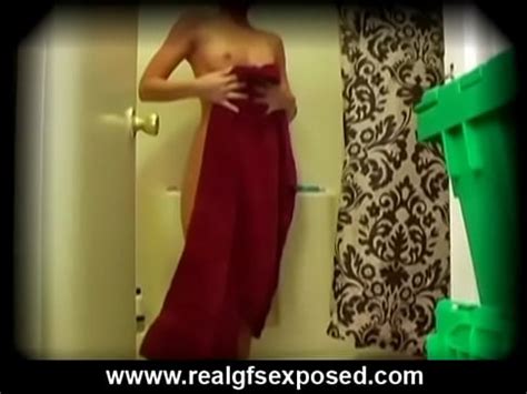 Cámara oculta en el baño espía en la ducha de arena XVIDEOS