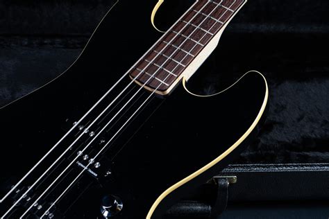 Fender Aerodyne Jazz Bass – Black – GuitarPoint