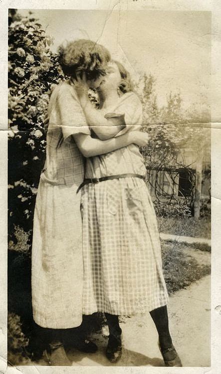 Interesting Vintage Photos Of Lesbian Loves ~ Vintage Everyday