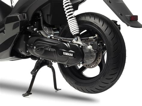 Motorrad Vergleich Yamaha Aerox R Vs Yamaha Aerox Naked