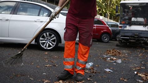 Un Uomo Armato Di Pistola Minaccia Due Netturbini Al Tufello Ve Ne