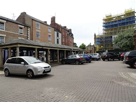 Hexham Market Square © Robert Graham Cc By Sa20 Geograph Britain