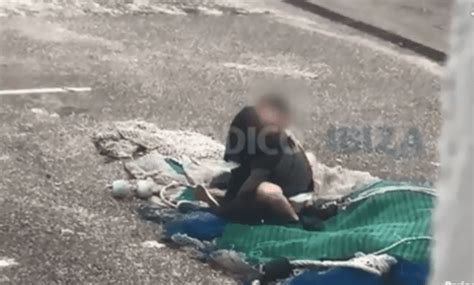 Shocking Moment Couple Have Sex In Broad Daylight At Fish Market In Spain Olive Press News Spain