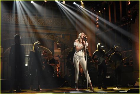 Miley Cyrus' 'Saturday Night Live' Performances - Watch Now!: Photo 3982606 | Miley Cyrus ...