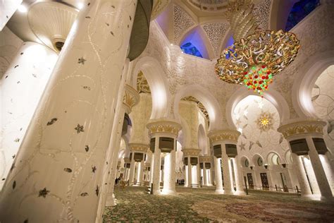 ABU DHABI, UAE, MAY 4, 2015 - Interior of Sheikh Zayed Mosque in Abu ...