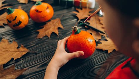 How To Paint A Pumpkin For Halloween | Solvermatic