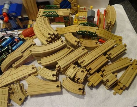 Thomas The Train Tank Engine Wooden Railway HUGE LOT 160 Pieces, 26 Trains | #4604991448