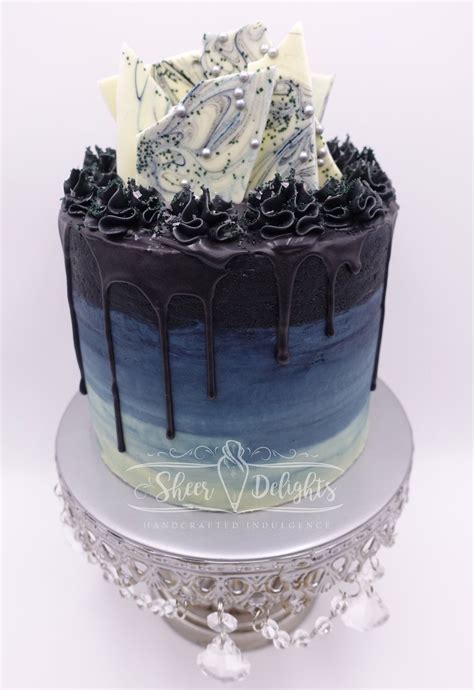 Black and Blue Ombre Drip Cake | Blue birthday cakes, Birthday drip cake, Blue drip cake