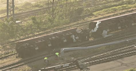 Tornado Nel Mantovano La Forza Del Vento Ribalta I Vagoni Di Un Treno