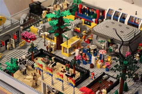 LEGO Zoo - Neatorama