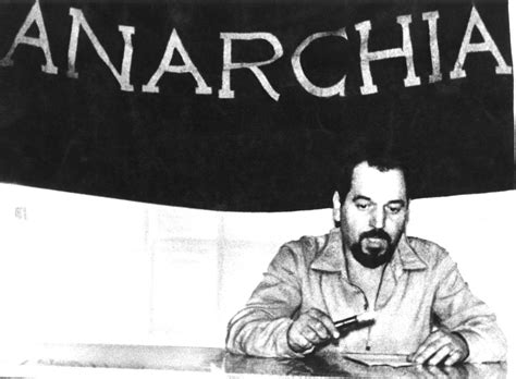 Omicidio di Giuseppe Pinelli, così la polizia buttò l'anarchico fuori ...