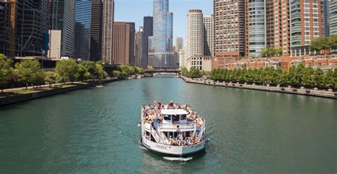 Chicago River, 1.5-Hour Guided Architecture Cruise, Chicago, United States