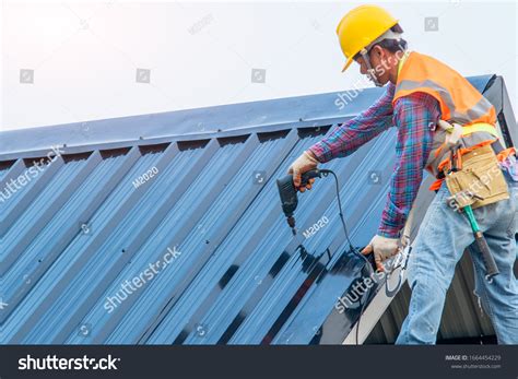 17,053 Installing Metal Roof Images, Stock Photos & Vectors | Shutterstock